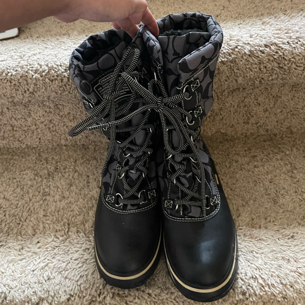 Coach Classical Shane rain/snow boots size 5.5 runs big